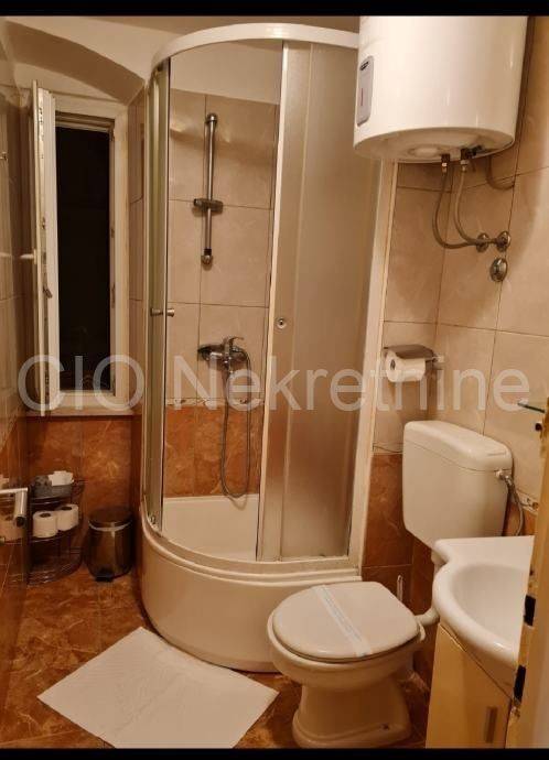 Flat in older building, Sale, Split, Split