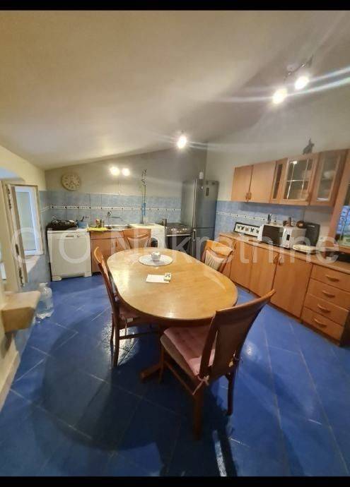 Flat in older building, Sale, Split, Split