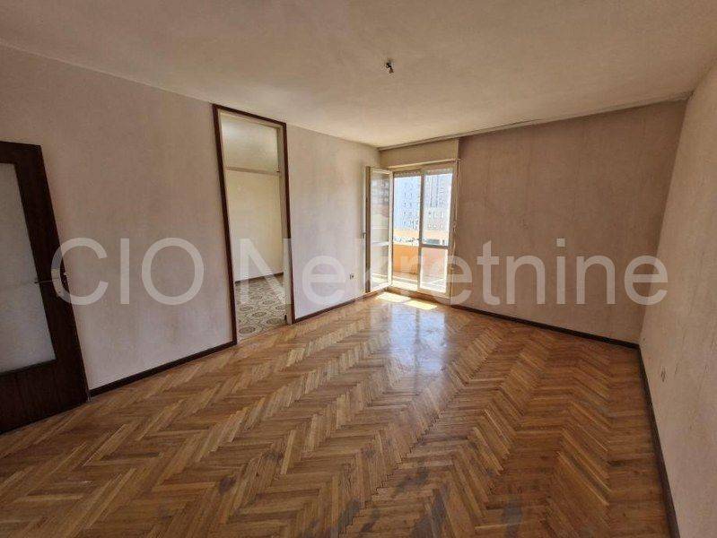 Flat in a building, Sale, Split, Split