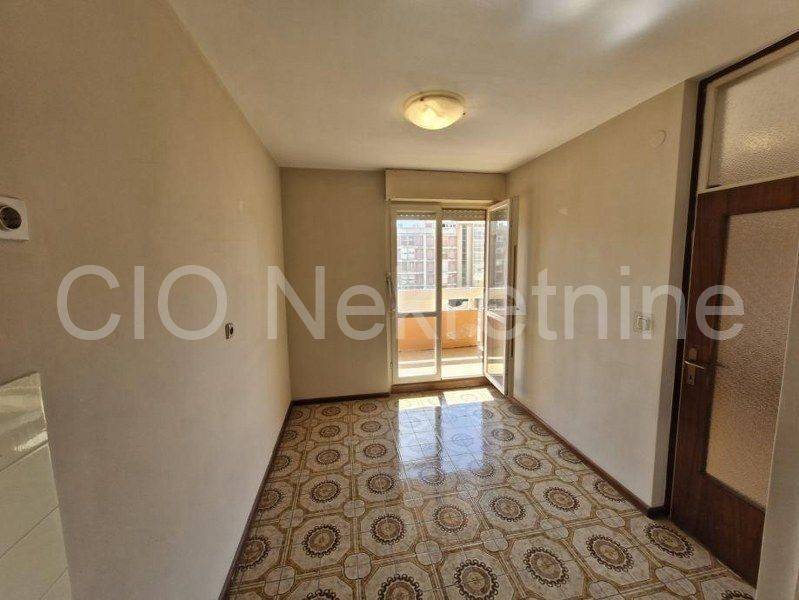Flat in a building, Sale, Split, Split