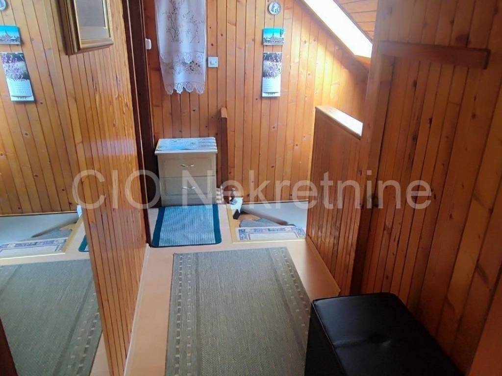 Flat in a house, Sale, Split, Split
