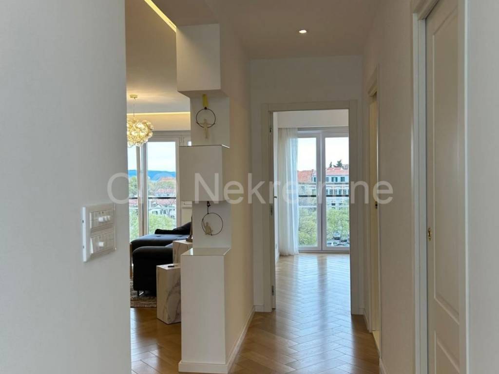 Flat in a building, Sale, Split, Split