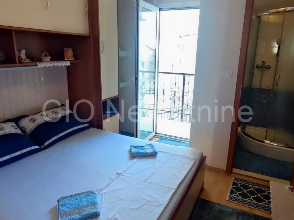 Flat in a house, Sale, Split, Split