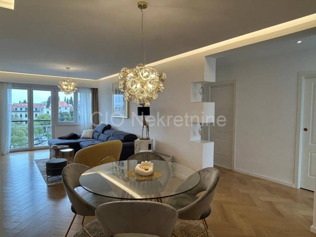 Flat in a building, Sale, Split, Split
