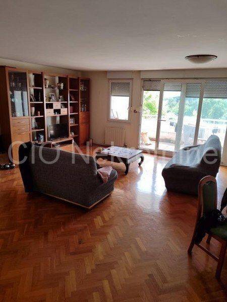 Flat in a building, Sale, Split, Split