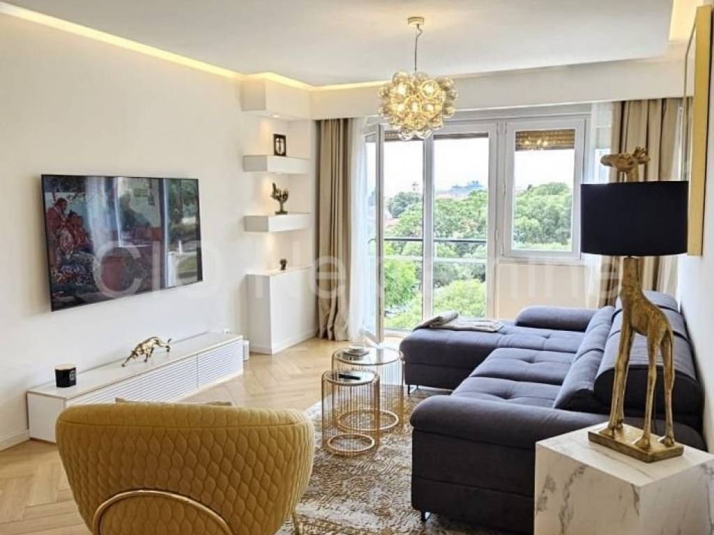 Flat in a building, Sale, Split, Split