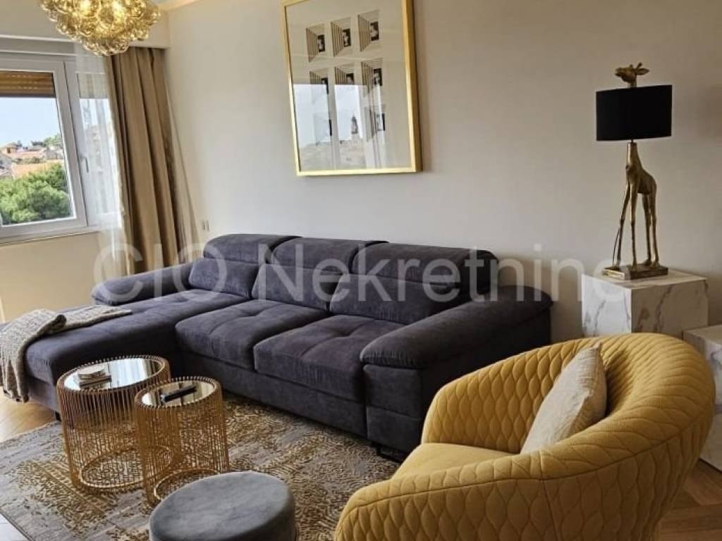 Flat in a building, Sale, Split, Split