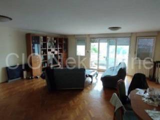 Flat in a building, Sale, Split, Split