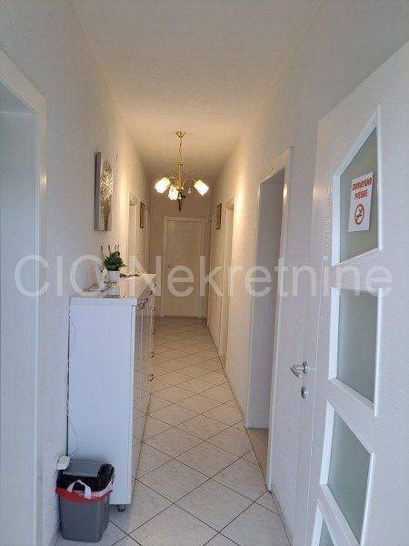 Flat in a house, Sale, Split, Split