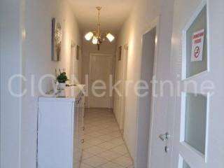 Flat in a house, Sale, Split, Split