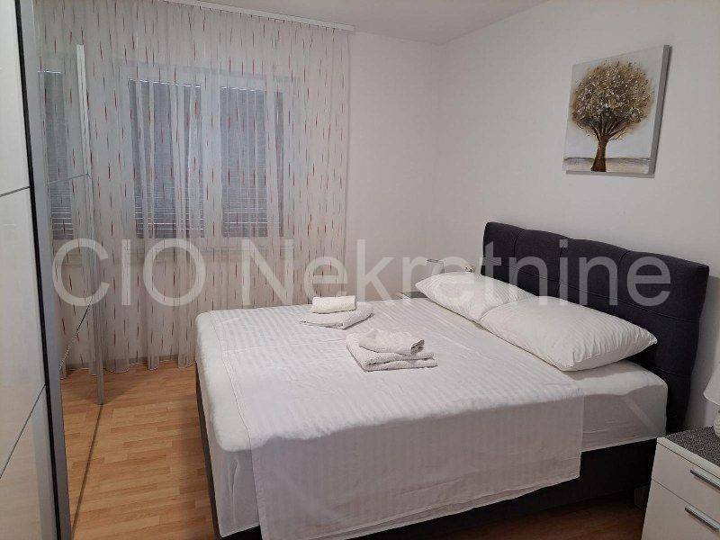 Flat in a house, Sale, Split, Split