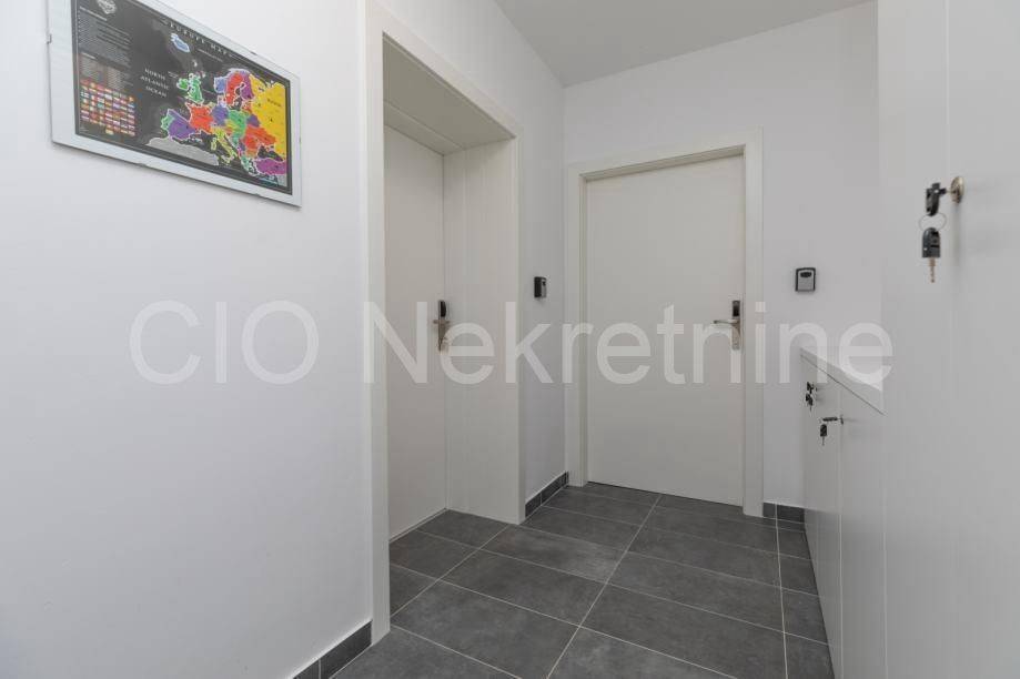 Flat in a building, Sale, Split, Split