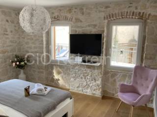 Stone house, Sale, Sutivan, Sutivan