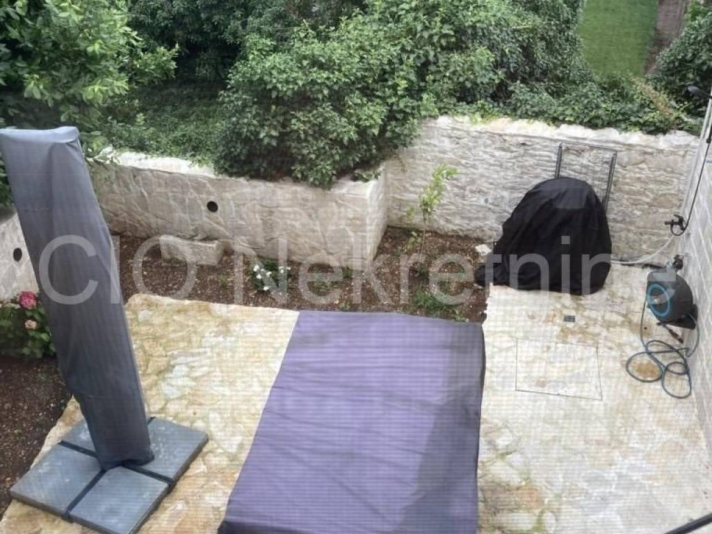 Stone house, Sale, Sutivan, Sutivan