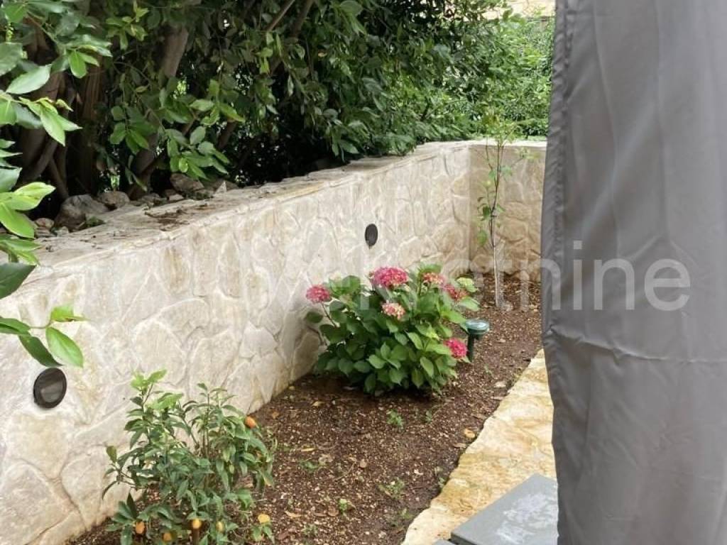 Stone house, Sale, Sutivan, Sutivan