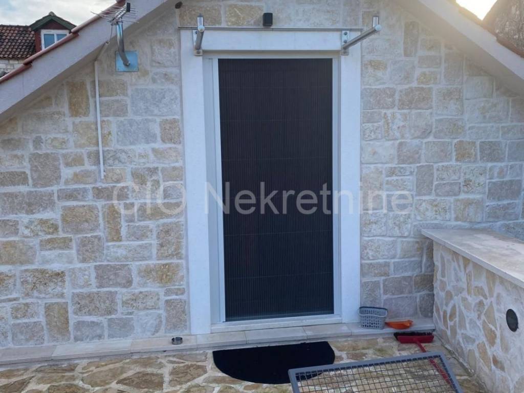 Stone house, Sale, Sutivan, Sutivan