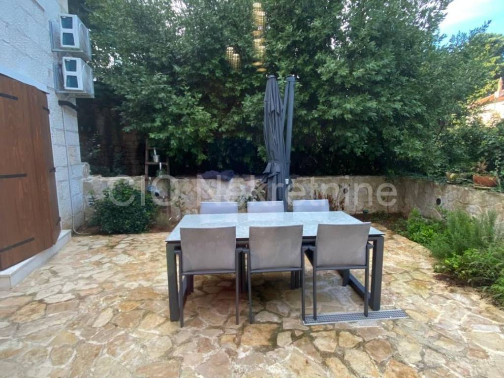 Stone house, Sale, Sutivan, Sutivan