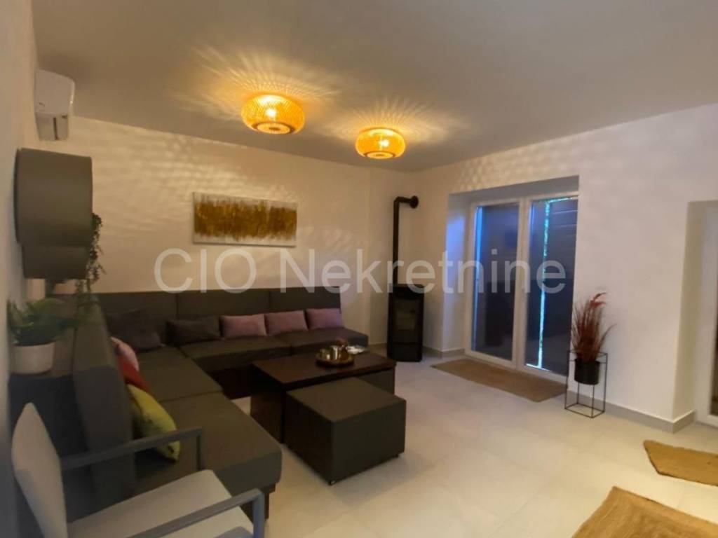 Stone house, Sale, Sutivan, Sutivan