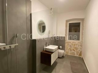 Stone house, Sale, Sutivan, Sutivan