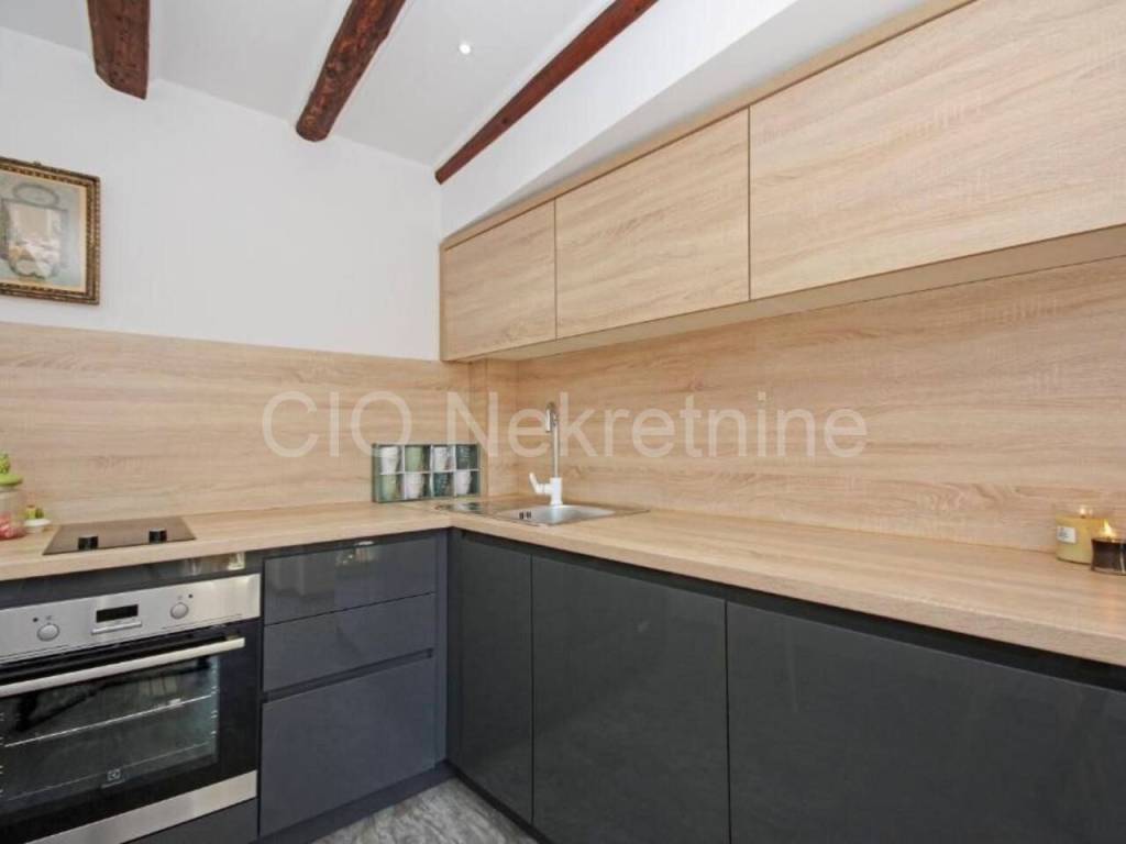 Flat in a house, Sale, Split, Split