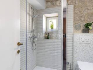 Flat in a house, Sale, Split, Split