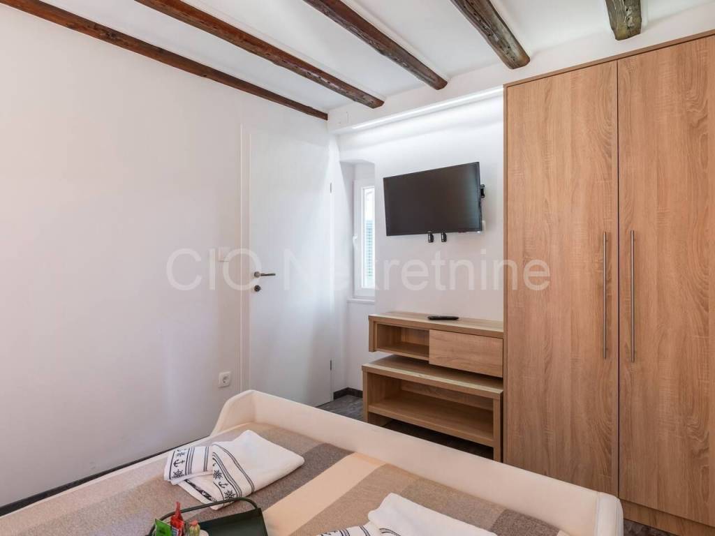 Flat in a house, Sale, Split, Split