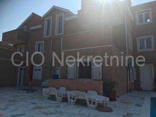 Terraced house, Sale, Okrug, Okrug Donji