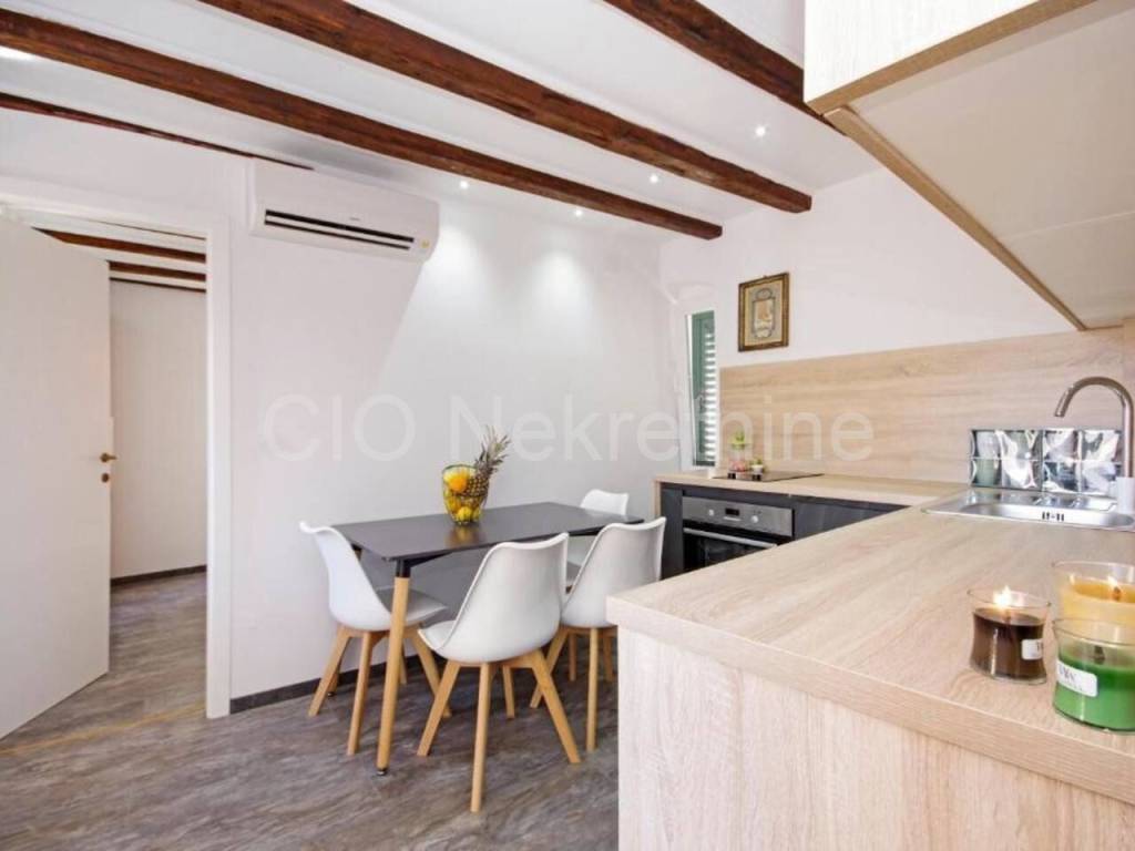 Flat in a house, Sale, Split, Split