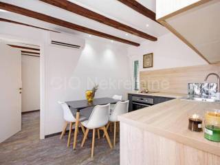 Flat in a house, Sale, Split, Split
