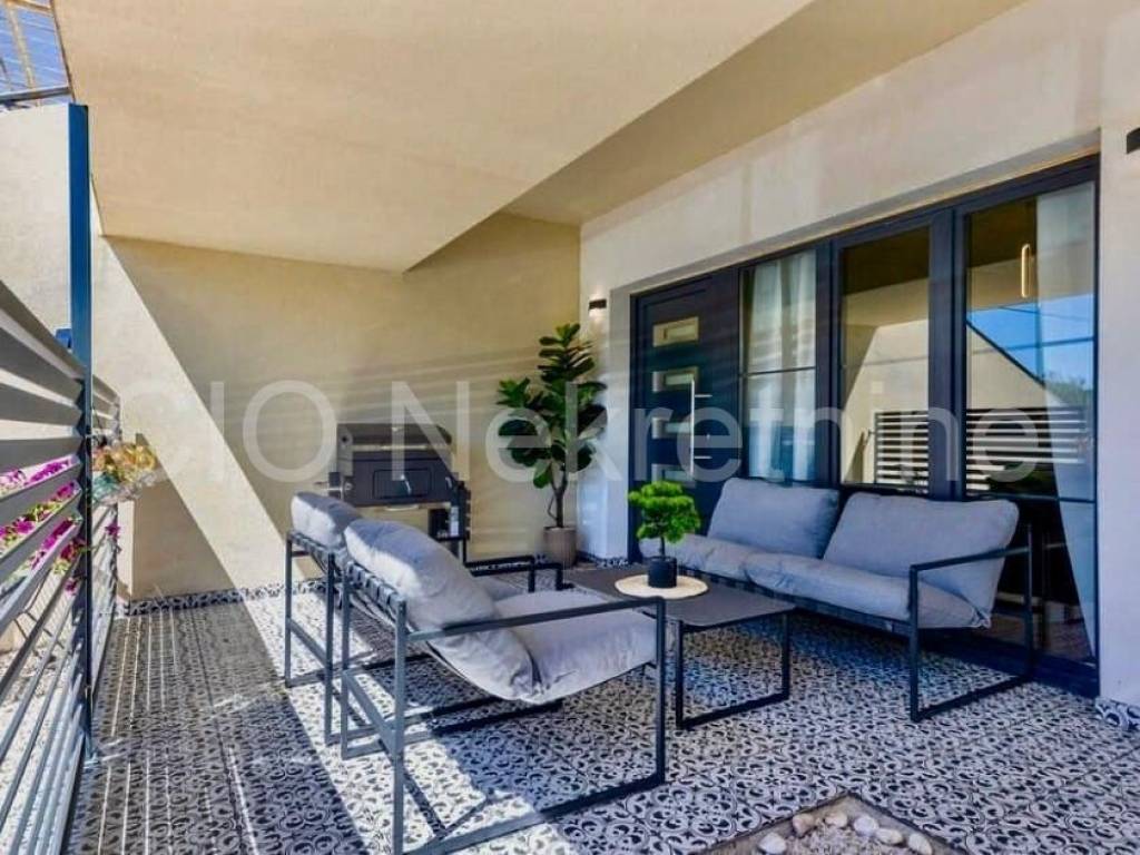 Flat in a house, Rent, Podstrana, Podstrana