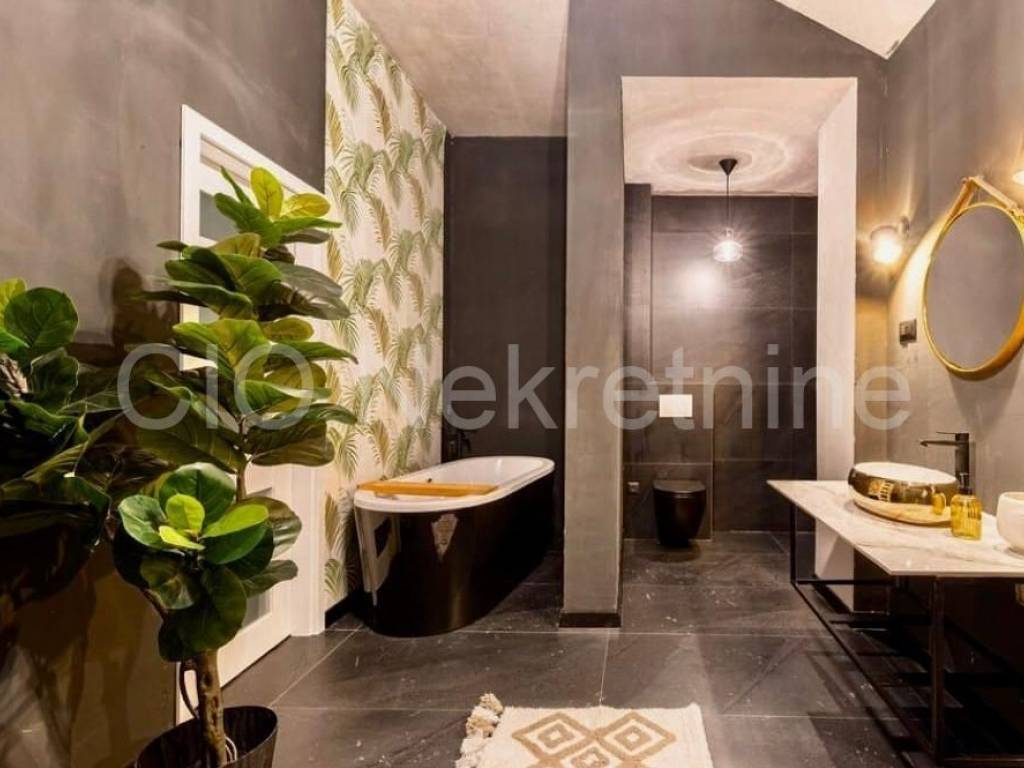 Flat in a house, Rent, Podstrana, Podstrana