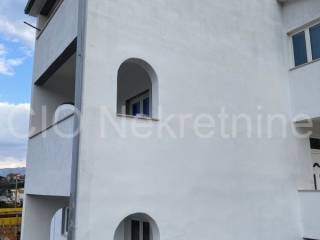 House with apartments, Sale, Supetar, Splitska