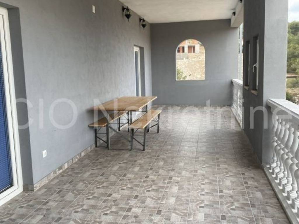 House with apartments, Sale, Supetar, Splitska