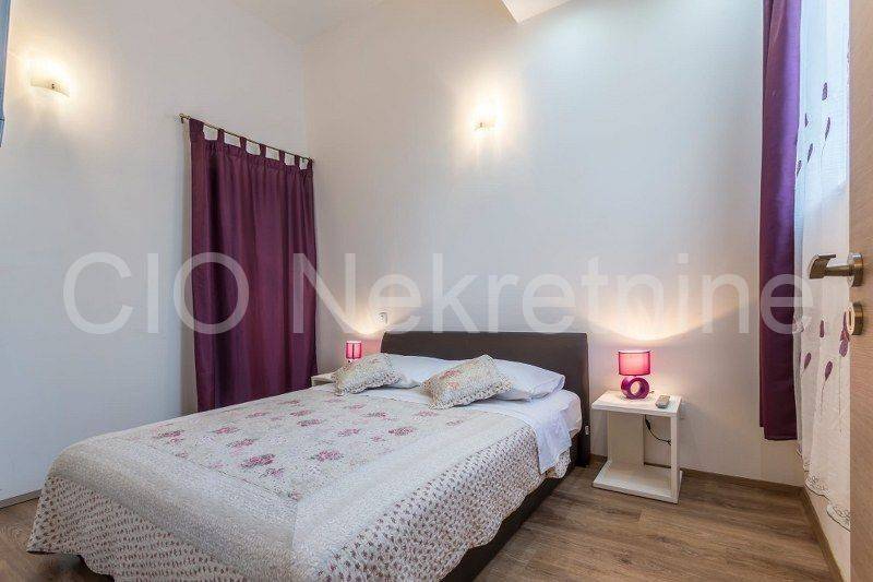 Flat in a building, Rent, Split, Split