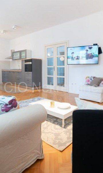 Flat in a building, Rent, Split, Split