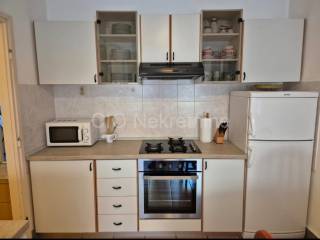 Flat in a building, Sale, Vis, Vis