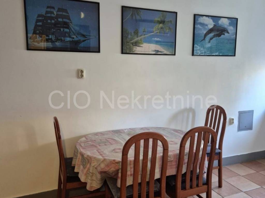 Flat in a building, Sale, Vis, Vis