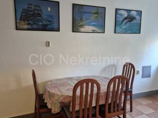 Flat in a building, Sale, Vis, Vis
