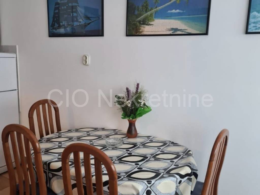 Flat in a building, Sale, Vis, Vis