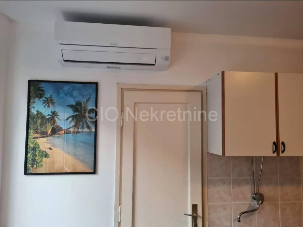Flat in a building, Sale, Vis, Vis