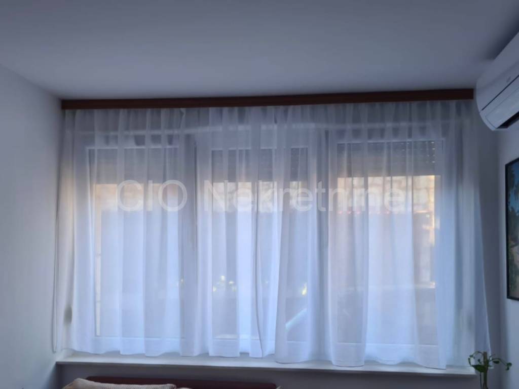 Flat in a building, Sale, Vis, Vis
