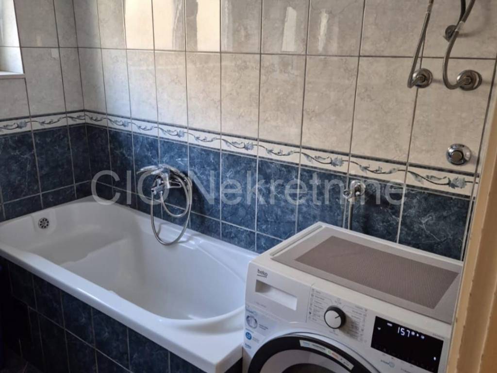 Flat in a building, Sale, Vis, Vis