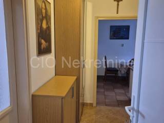 Flat in a building, Sale, Vis, Vis