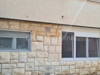 Flat in a building, Sale, Vis, Vis