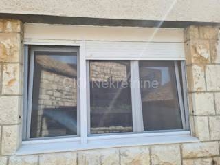 Flat in a building, Sale, Vis, Vis