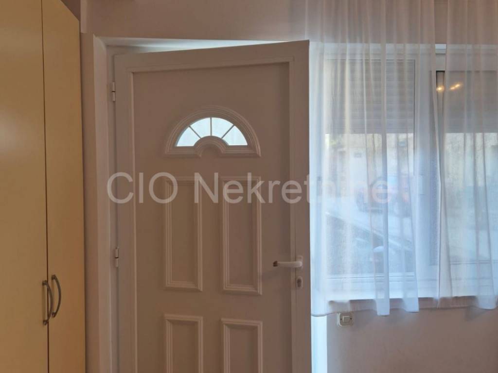 Flat in a building, Sale, Vis, Vis