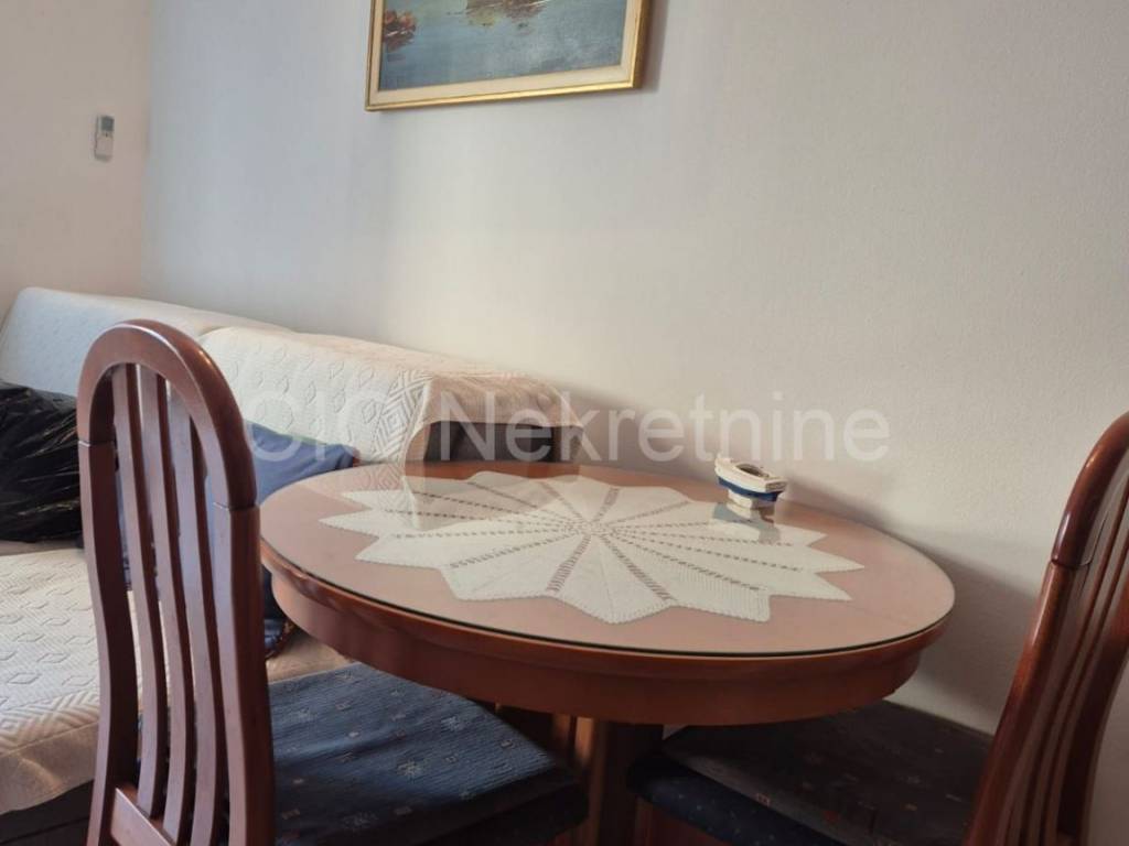Flat in a building, Sale, Vis, Vis