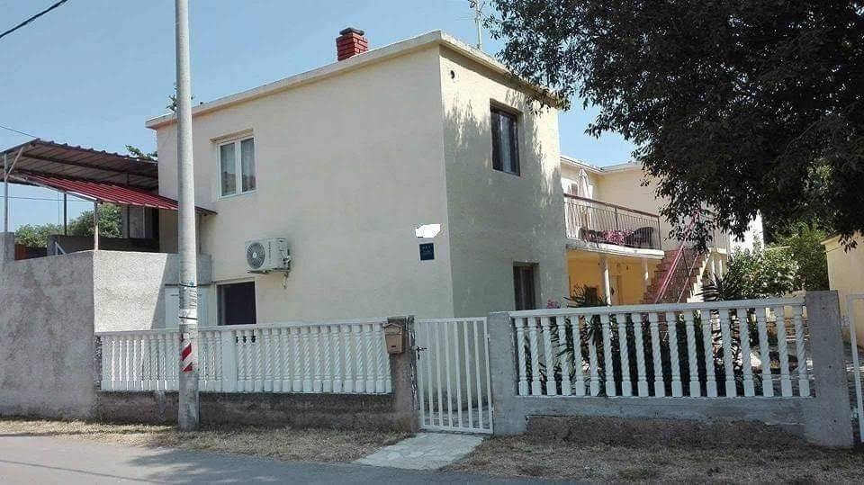 House with apartments, Sale, Obrovac, Gornji Karin