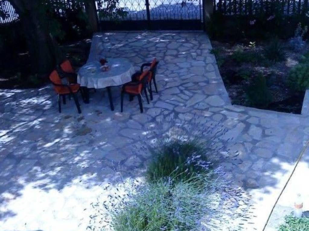 House with apartments, Sale, Obrovac, Gornji Karin