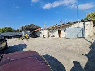 Residential-commercial property, Sale, Zagreb, Donja Dubrava